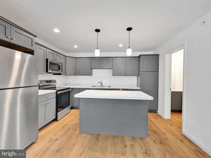 More Photos Of 336-338 Main St, Denver Storefront Retail Residential For Lease