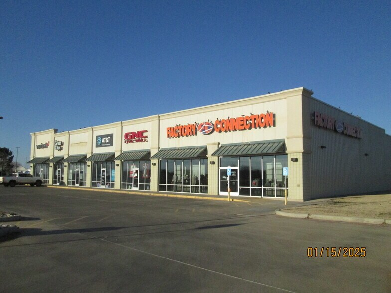 More Photos Of 1601 N I-27, Plainview Storefront Retail Office For Lease