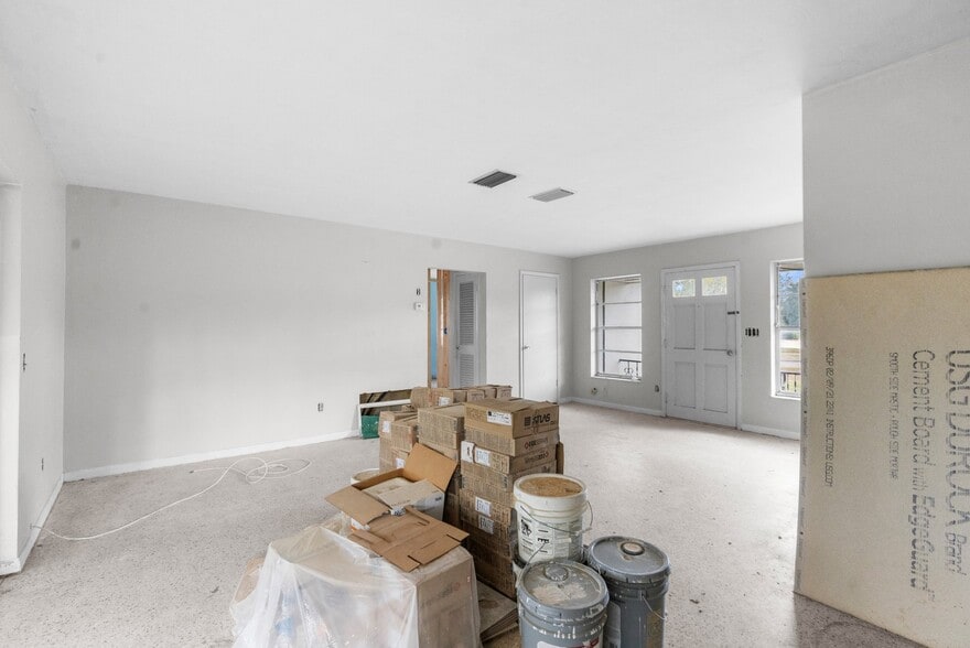 More Photos Of 11533 Spring Hill Dr, Spring Hill Office Residential For Sale