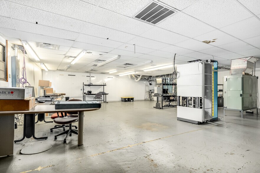 More Photos Of 902 E New Haven Ave, Melbourne Coworking Space