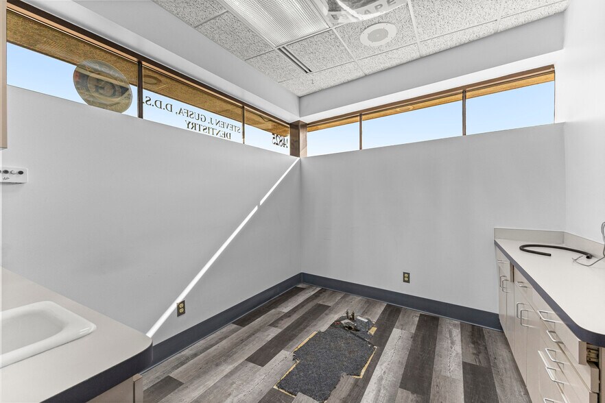 More Photos Of 24825 Michigan Ave, Dearborn Office For Lease