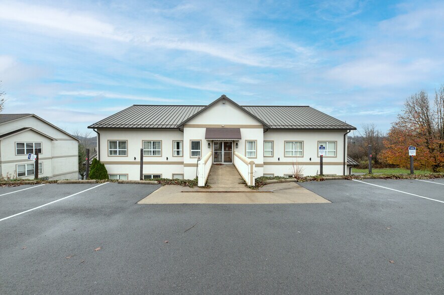 Primary Photo Of 100 Village Dr, White Hall Office For Lease