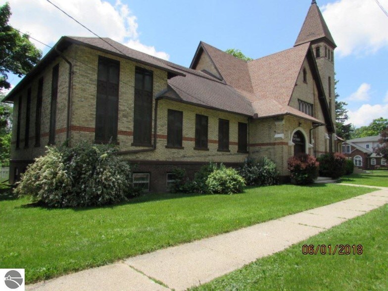 More Photos Of 534 N State St, Alma Religious Facility For Sale