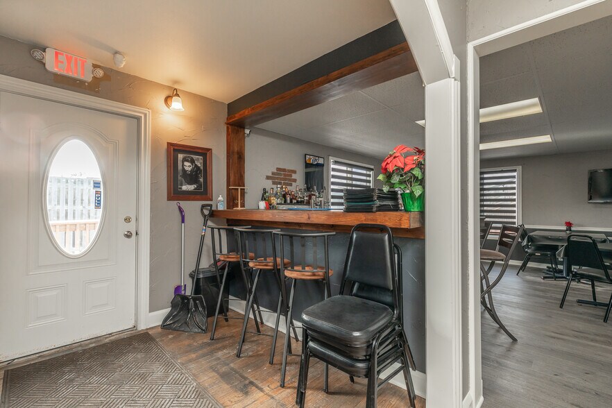 More Photos Of 7224 Center St, Mentor Restaurant For Sale