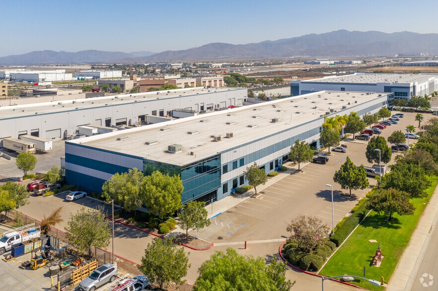 More Photos Of 7920 Airway Rd, San Diego Unknown For Lease