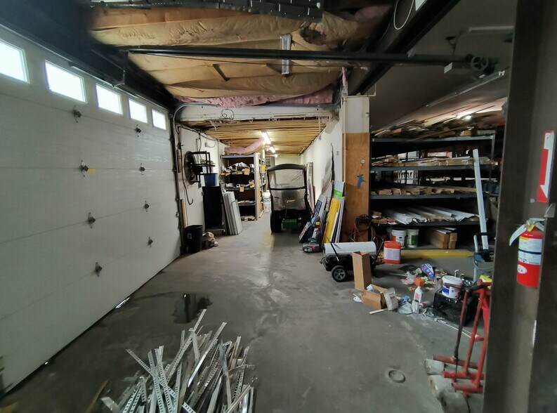 More Photos Of 1386 Lovejoy St, Sloan Warehouse For Lease