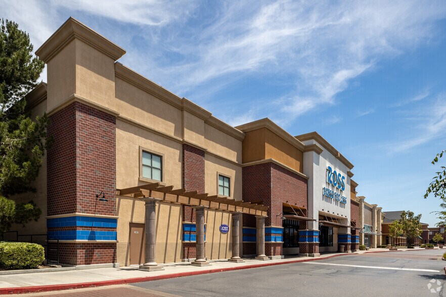 More Photos Of 1935-1943 W Malvern Ave, Fullerton Storefront For Lease