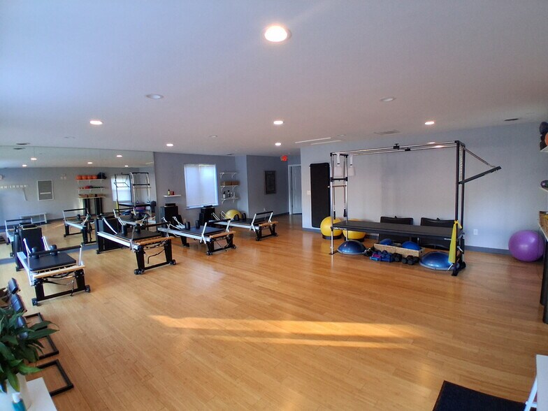 More Photos Of 5888 Main St, Williamsville Medical For Lease