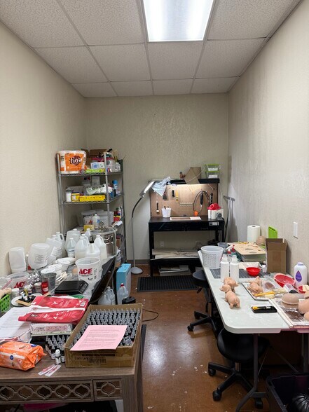 More Photos Of 1500 FM 2673, Canyon Lake Storefront Retail Office For Lease