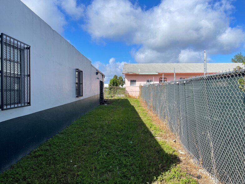 More Photos Of 2130 SW 56th Ter, West Park Warehouse For Sale