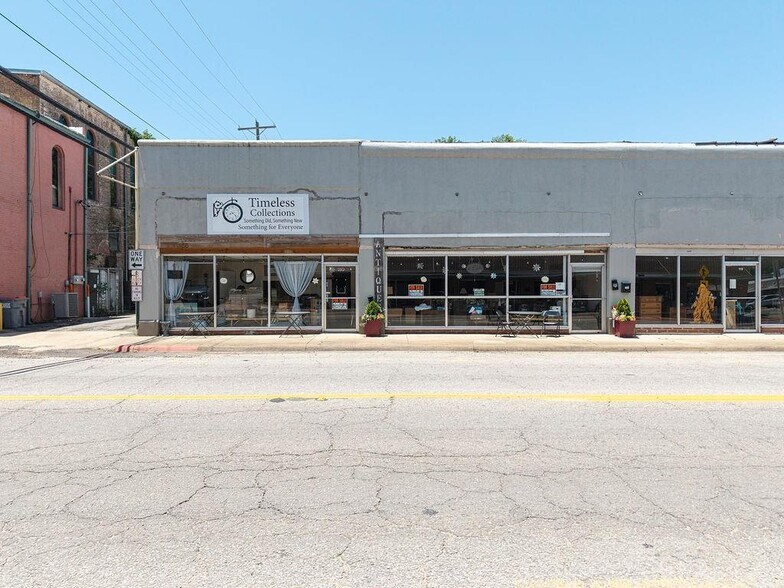 More Photos Of 111 N 3rd St, Ozark General Retail For Sale