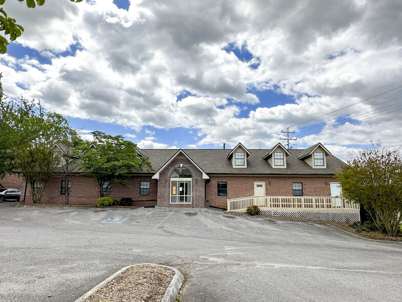 Primary Photo Of 1102 Foxwood Dr, Sevierville Medical For Sale