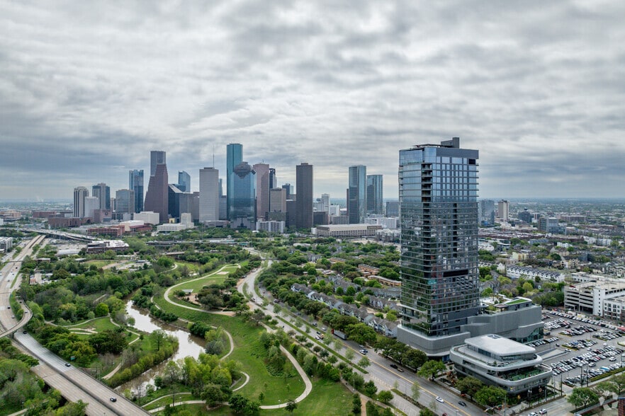 More Photos Of 1717 Allen Pky, Houston Hotel For Sale