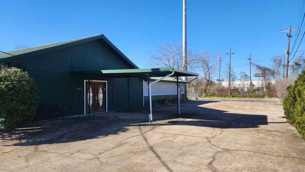 More Photos Of 5601 Arlington St, Houston Funeral Home For Sale