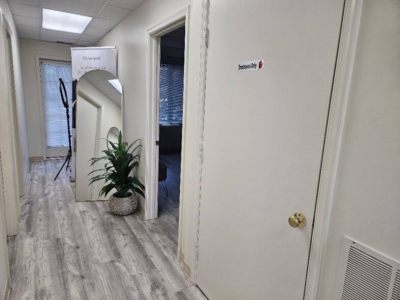 More Photos Of 11700-11706 Bowman Green Dr, Reston Office For Sale