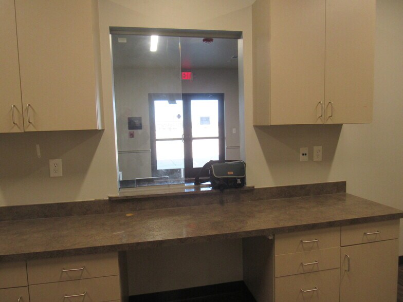 More Photos Of 595 W FM 120, Pottsboro Office For Lease