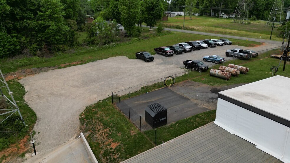 More Photos Of 662 Angus Ct, Rural Hall Light Distribution For Lease