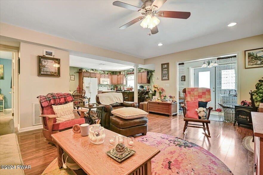 More Photos Of 186 Ledgedale Rd, Lake Ariel Apartments For Sale