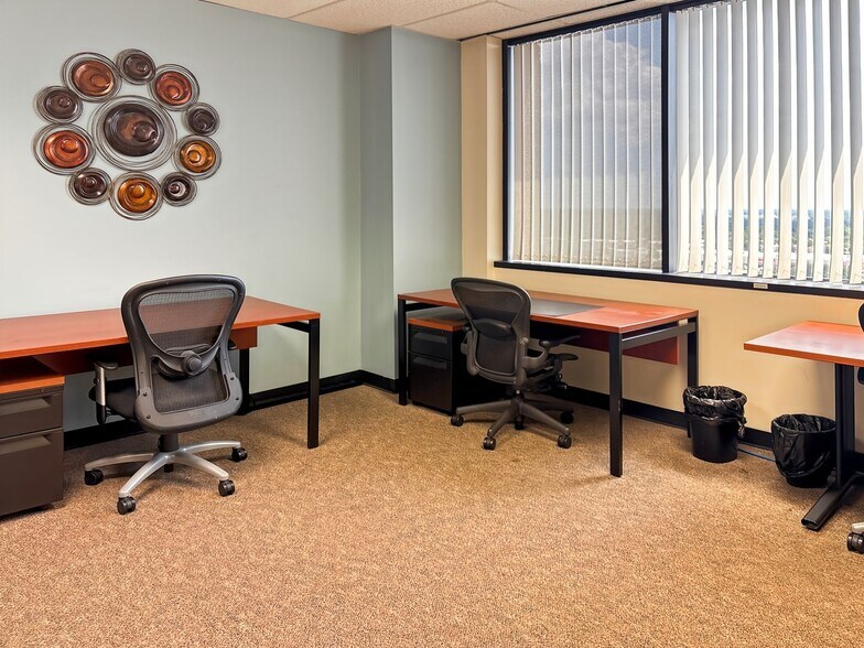 More Photos Of 9330 Lyndon B Johnson Fwy, Dallas Office For Lease