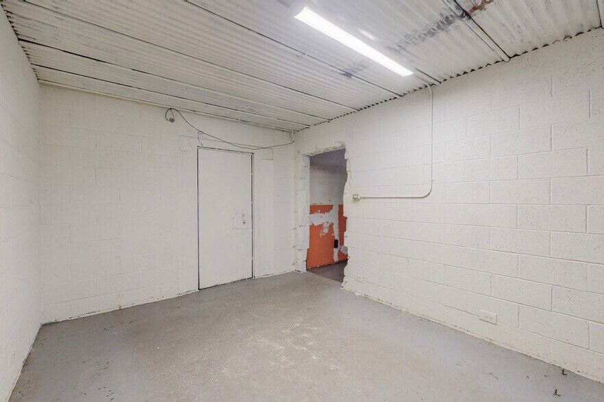 More Photos Of 1823 Commercial St NE, Albuquerque Warehouse For Sale