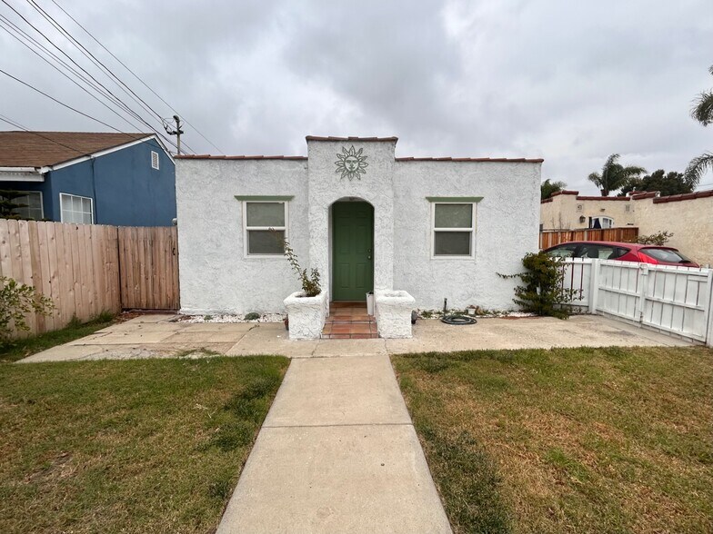 Primary Photo Of 1729 E Ocean Ave, Ventura Multifamily For Sale