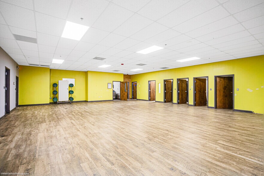 More Photos Of 2704 Highmarket St, Georgetown Freestanding For Sale