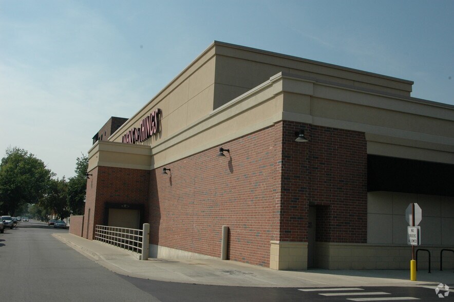 More Photos Of 7217-7249 Lake St, River Forest Unknown For Lease