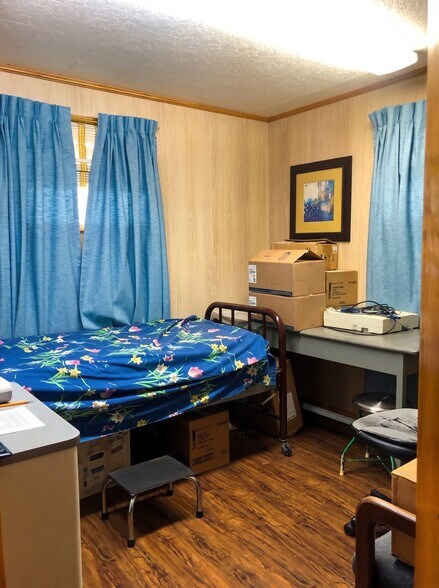 More Photos Of 302 W Main St, Bowling Green Healthcare For Sale