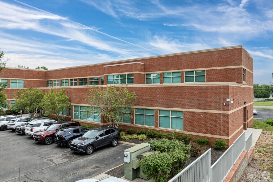More Photos Of 110 Capital Dr, Knoxville Office For Sale