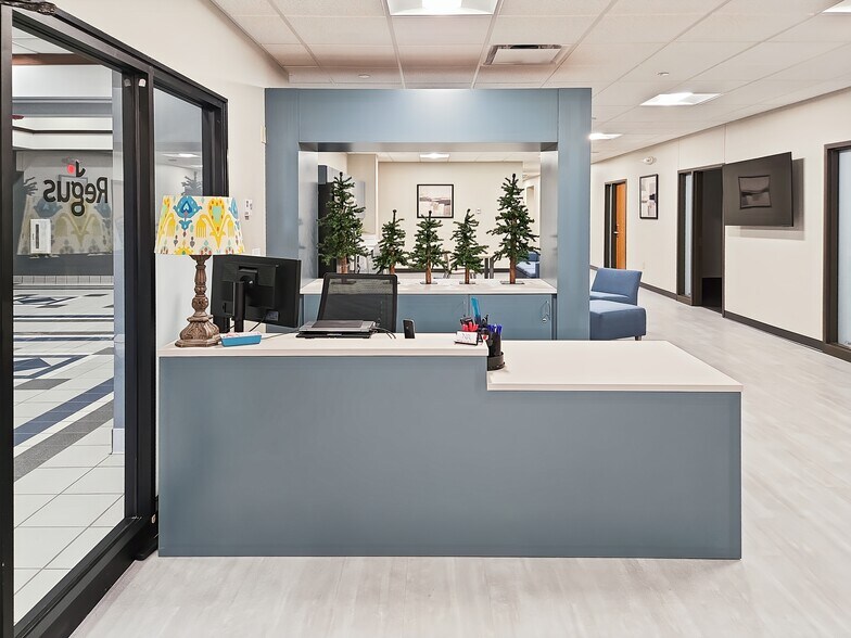 More Photos Of 100 W College Ave, Appleton Coworking Space