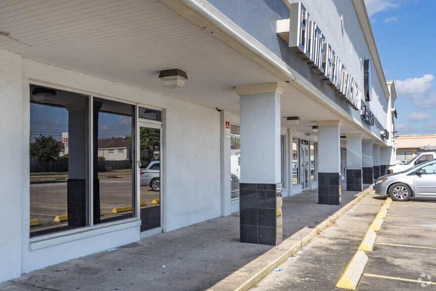 Primary Photo Of 8002-8138 Boone Rd, Houston Storefront For Lease
