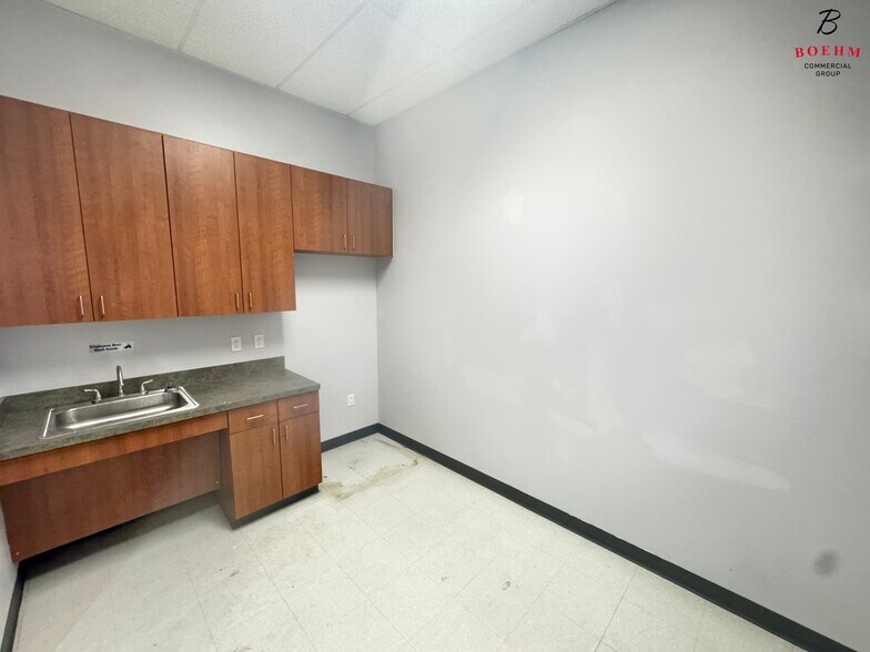 More Photos Of 4811 Quarry Run, San Antonio Light Distribution For Lease