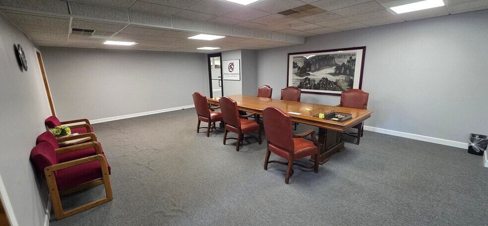 More Photos Of 6465 N Avondale Ave, Chicago Manufacturing For Sale