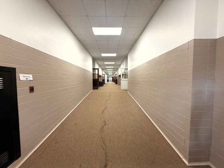 More Photos Of 33328 Main St, Townville Manufacturing For Sale