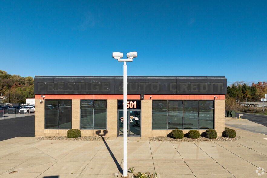 More Photos Of 1501 Vernon Odom Blvd, Akron Auto Dealership For Sale