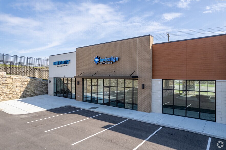 More Photos Of 1499 Main St, Hamilton Storefront Retail Office For Lease