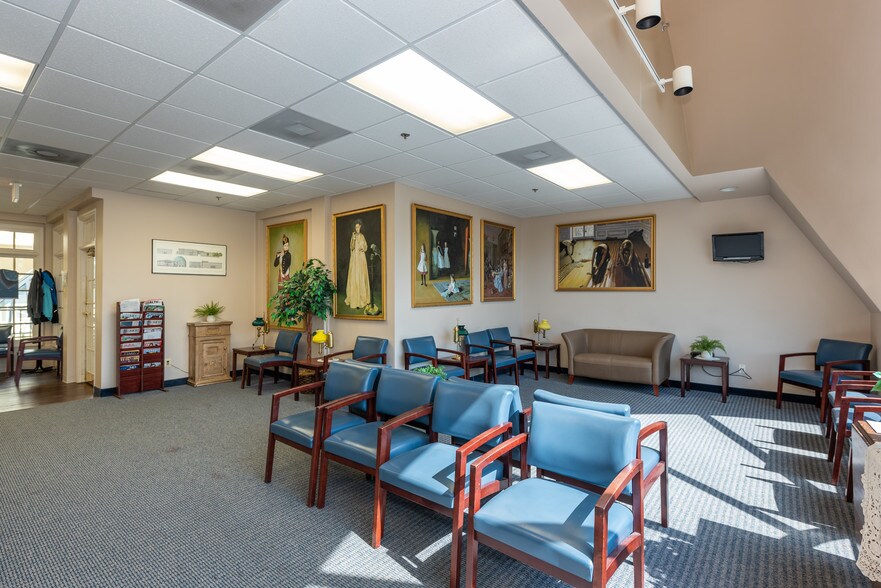 More Photos Of 12070 Old Line Ctr, Waldorf Medical For Lease