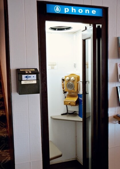 More Photos Of 201 Steele St, Algoma Hotel For Sale