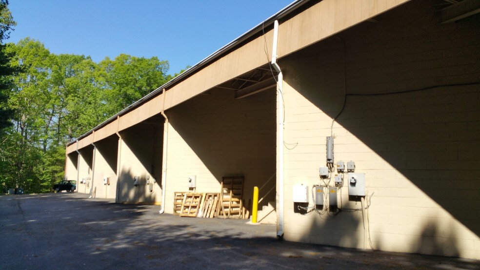 More Photos Of 535-549 Southlake Blvd, Richmond Light Distribution For Sale