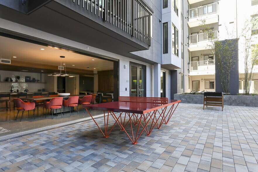 More Photos Of 1100 Webster St, Oakland Apartments For Lease