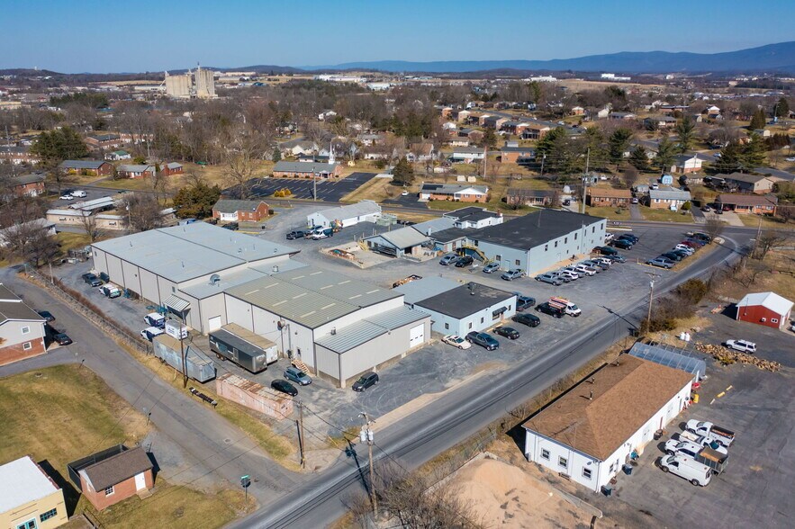 More Photos Of 911 Chicago Ave, Harrisonburg Manufacturing For Sale