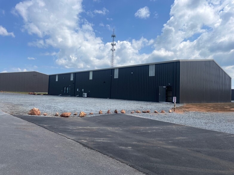 Primary Photo Of 831 Tom Cat Ln, Spartanburg Warehouse For Lease