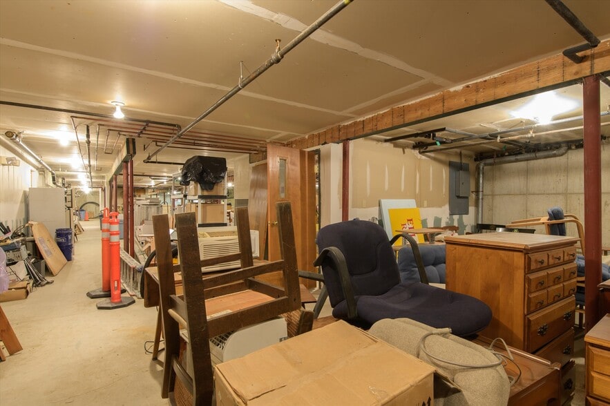 More Photos Of 156 Main St, Ludlow Office For Sale