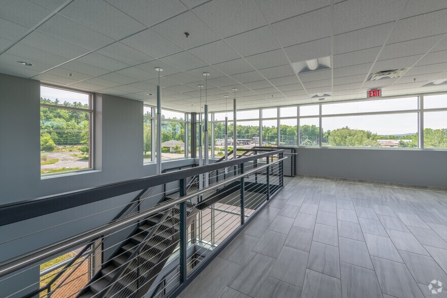 More Photos Of 198 Charlton Rd, Sturbridge Medical For Lease