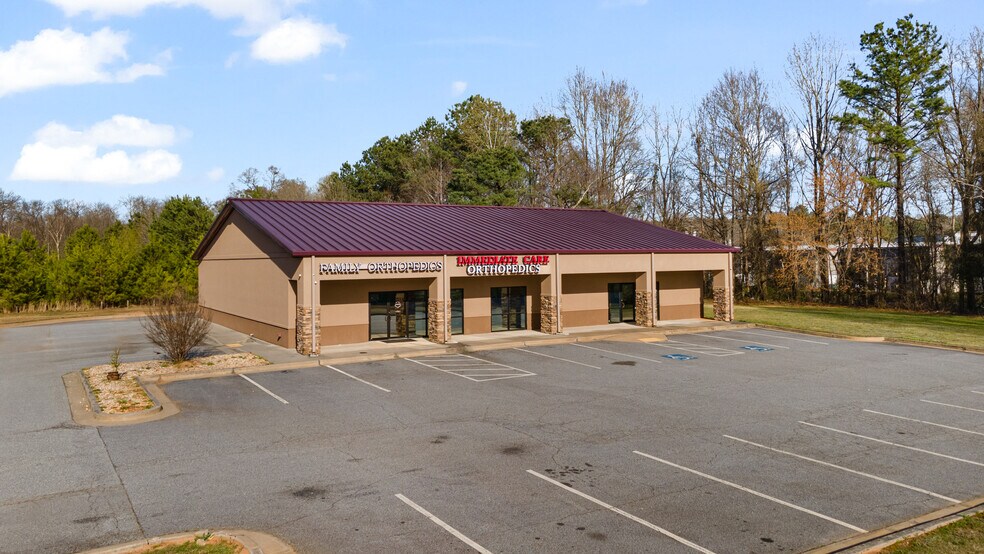 More Photos Of 142 Hampton Ct, Commerce Rehabilitation Center For Sale