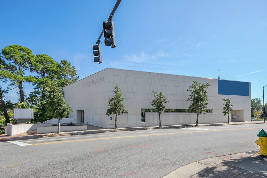More Photos Of 200 Green St, Fayetteville Storefront Retail Office For Lease