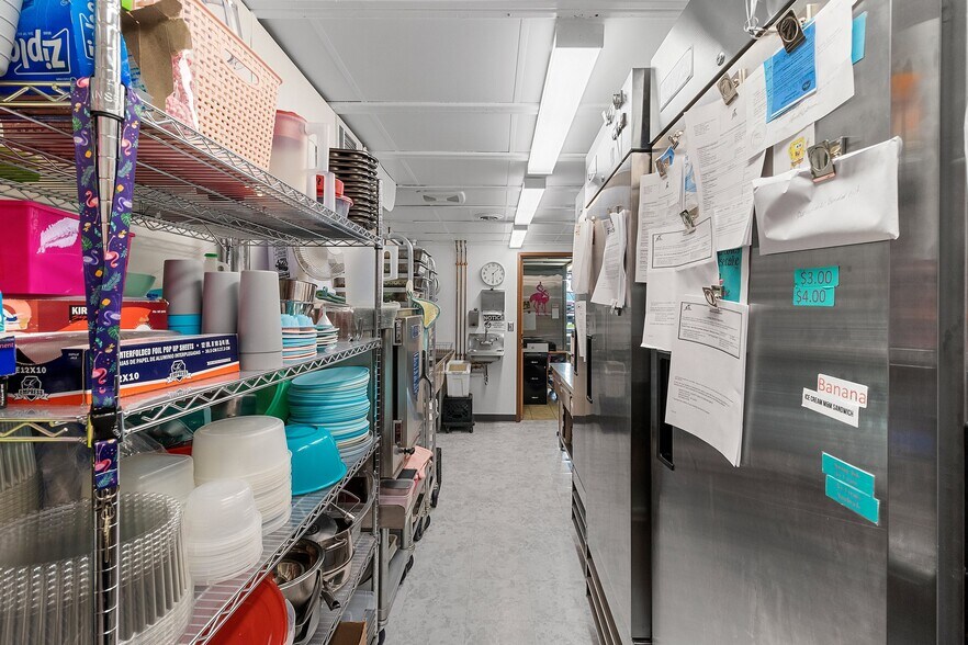More Photos Of 1604 Washington St, Two Rivers Storefront For Sale