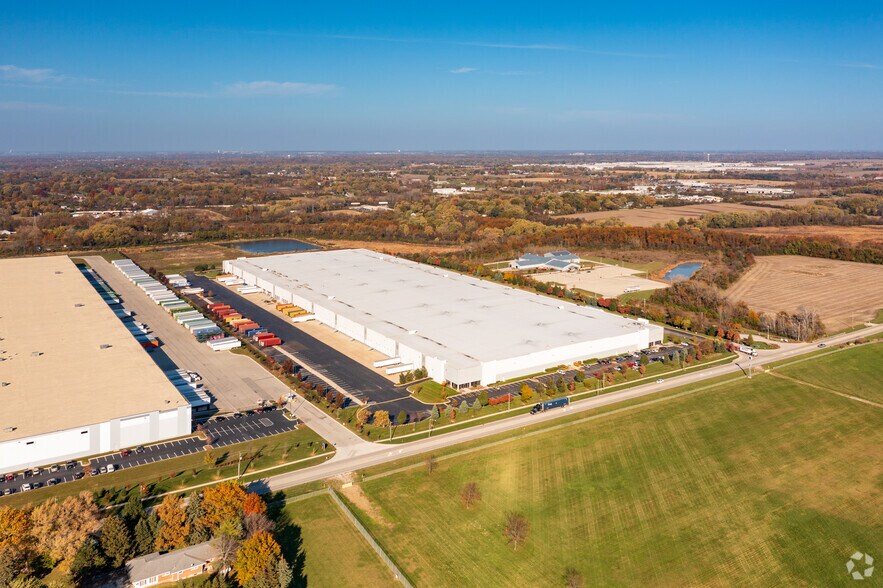 More Photos Of 1151 E Laraway Rd, Joliet Distribution For Lease