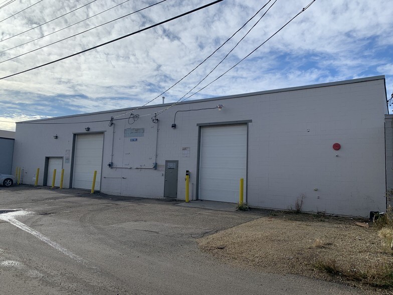 More Photos Of 10557 108th St NW, Edmonton Flex For Lease