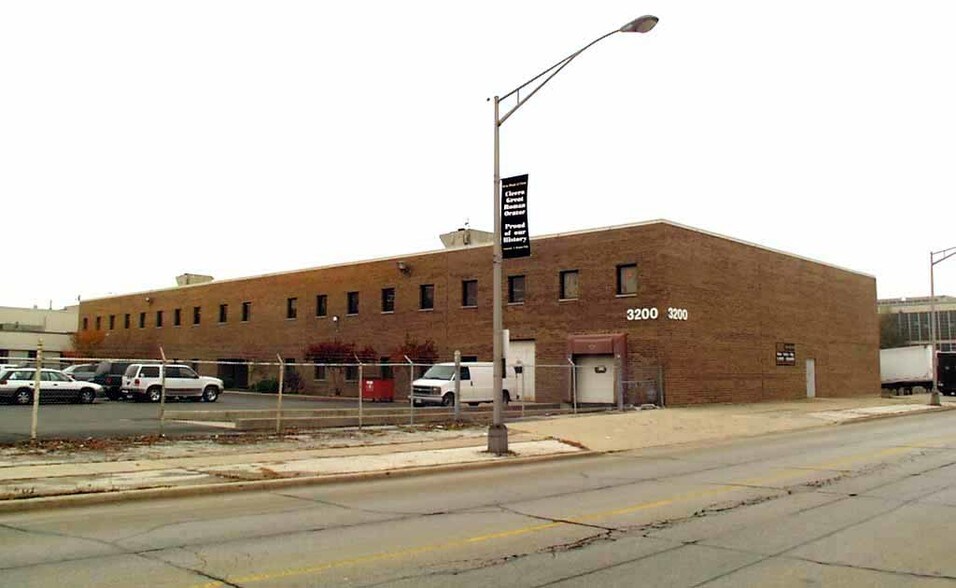More Photos Of 3250 S Central Ave, Cicero Warehouse For Lease